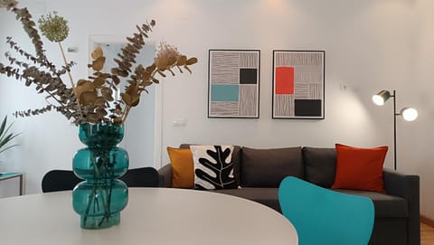 Living room, Decorative detail, Seating area