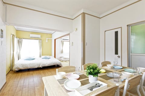 Bed, Living room