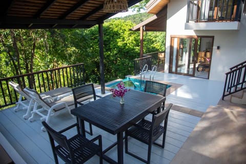 Dining area, Mountain view, Sea view, Swimming pool, sunbed