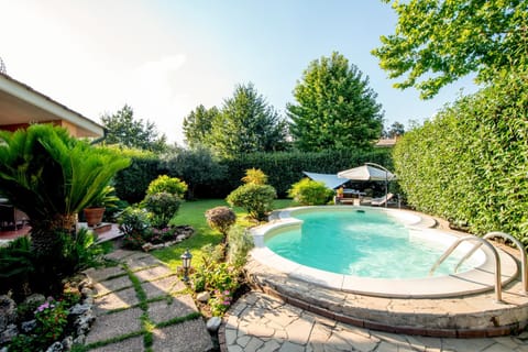 Day, Garden, Garden, Hot Tub, Garden view, Pool view, Swimming pool