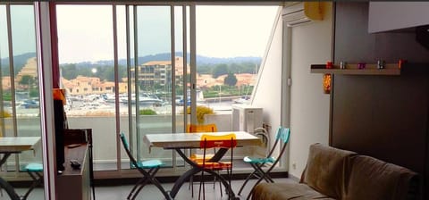 View (from property/room), Balcony/Terrace, Dining area