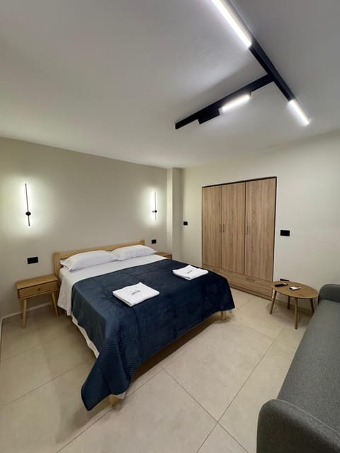 Bed, Photo of the whole room, Bedroom, wardrobe