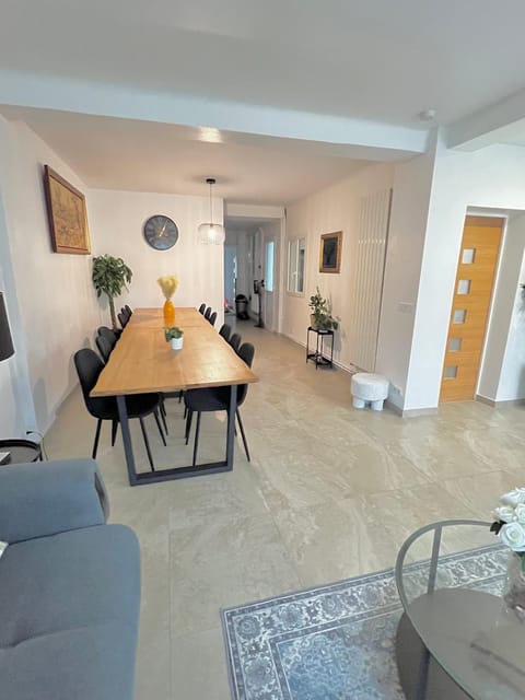 grande maison 8 chambres Villa in Île-de-France