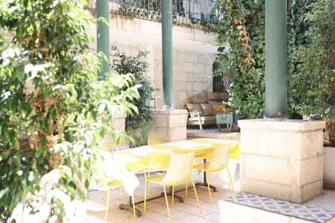 Patio, Day, Garden