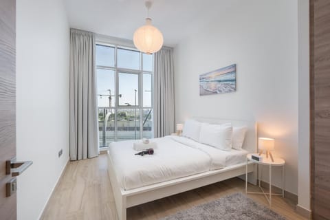 Free housekeeping visits during your stay - StayShort - Sleek 1 BR in Studio One Tower with Great Amenities Apartment in Dubai