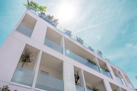 Property building, Day, View (from property/room), Balcony/Terrace