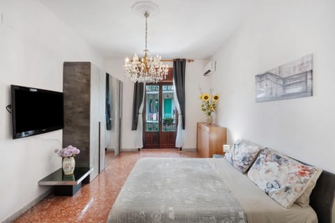 La Divina - Salerno Stazione Apartment in Salerno