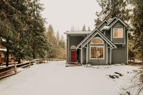 Day, Decorative detail