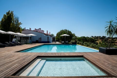 Day, Swimming pool, sunbed