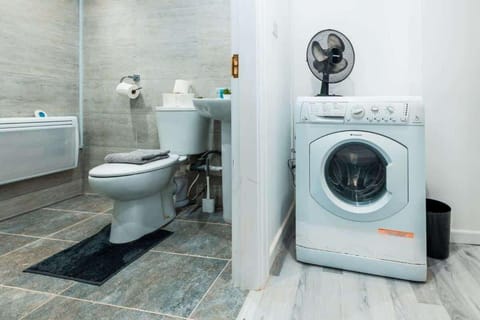 Toilet, washing machine