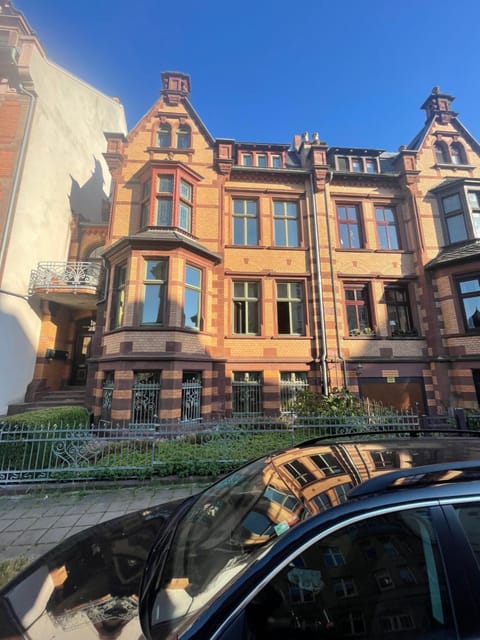 Property building, Day, Location, Parking