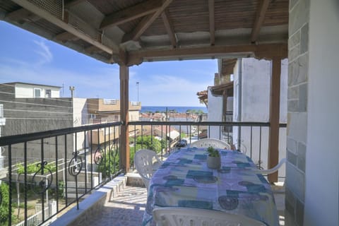 View (from property/room), Balcony/Terrace, Sea view