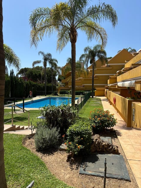 Garden, Swimming pool