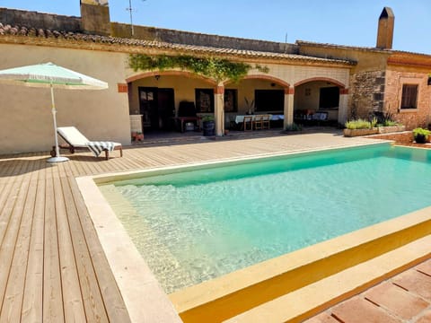 Seating area, Pool view, Swimming pool, Swimming pool, sunbed