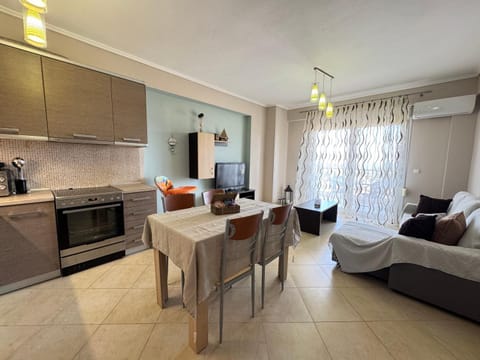 TV and multimedia, Kitchen or kitchenette, Dining area