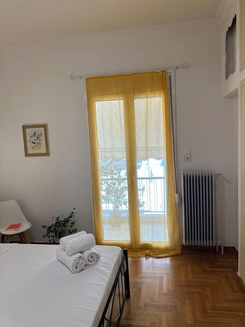 Timeless Thissio Home Apartment in Athens