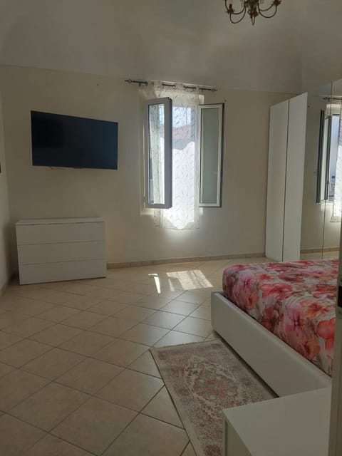 TV and multimedia, Bedroom, internet, air conditioner