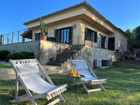 Property building, Garden, sunbed