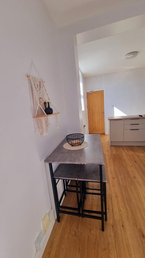 Driftwood Apartment in Swansea