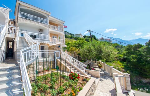 Property building, Garden, Mountain view