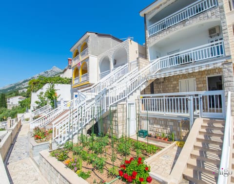 Property building, Mountain view