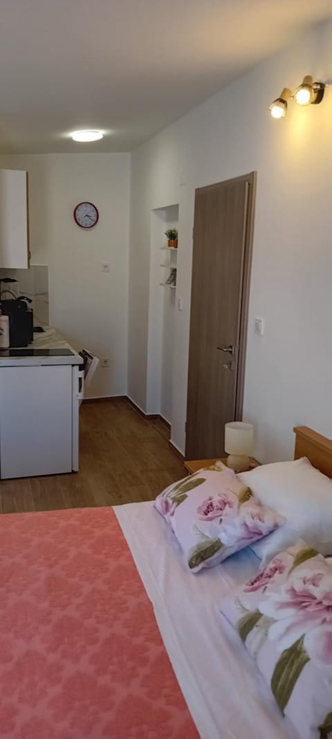 Apartman Alaga D Bed and Breakfast in Šibenik-Knin County, Croatia