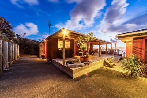 Facade/entrance, Night