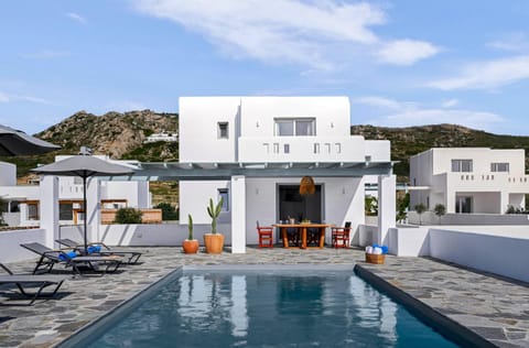 Property building, Patio, Facade/entrance, Swimming pool