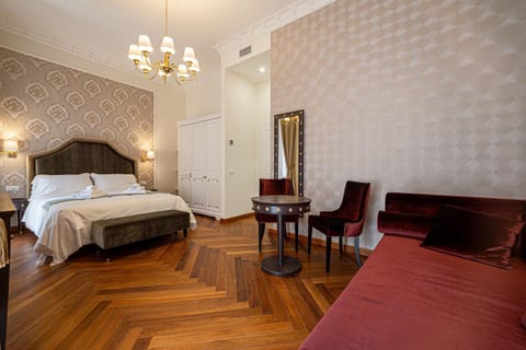 Dining area, Bedroom