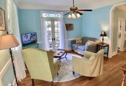 Cricket Cottage House in Eureka Springs