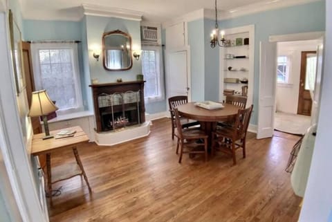 Cricket Cottage House in Eureka Springs