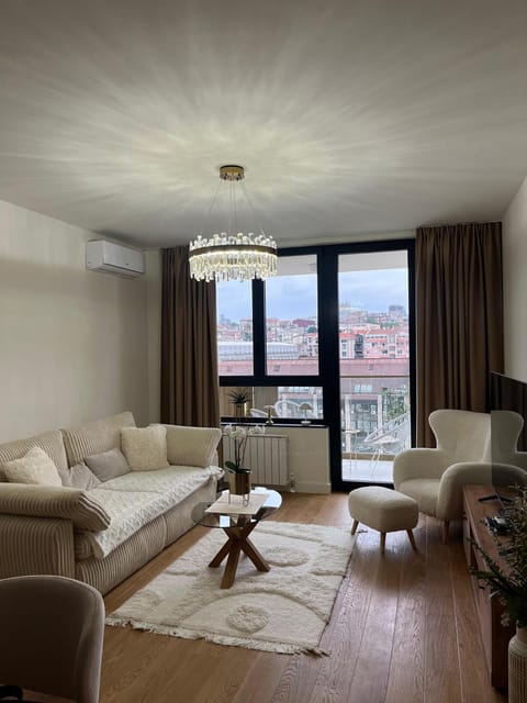 Living room, Photo of the whole room, Seating area, air conditioner