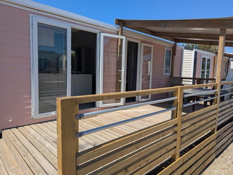 Property building, Balcony/Terrace