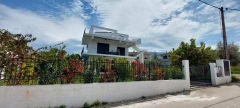 Property building, Garden, Garden view