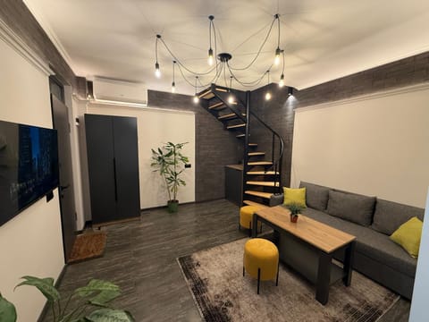 Communal lounge/ TV room, TV and multimedia, Living room, Seating area, Evening entertainment