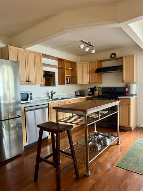 Kitchen or kitchenette, oven, stove, toaster