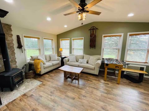 Living room, Seating area