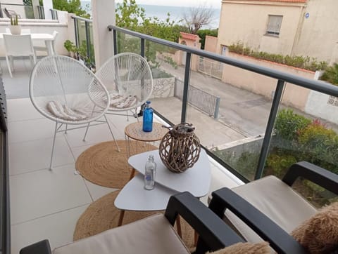 View (from property/room), Balcony/Terrace, Sea view