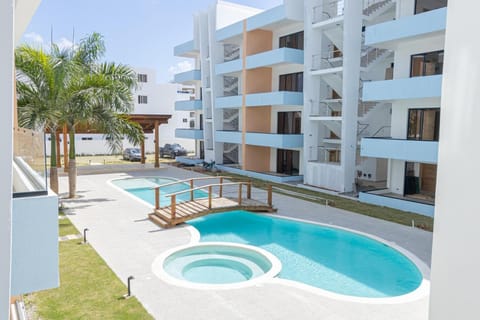 Pool view, Swimming pool