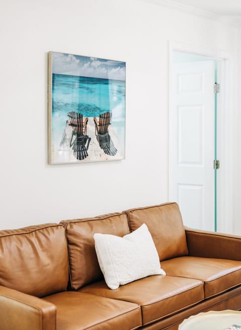 NO WORRIES! Beachy cottage 5 Minute walk to beach House in Gulfport