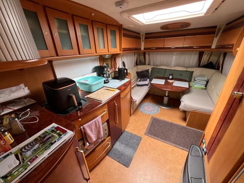 Seating area, kitchen