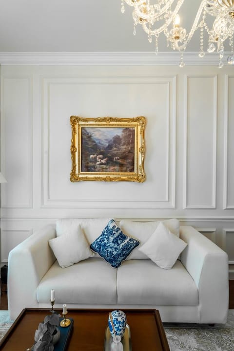 Abu Dhabi 4BR Villa - Victorian-Inspired Stay Villa in Abu Dhabi