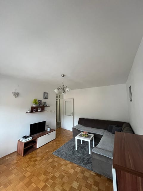 TV and multimedia, Seating area