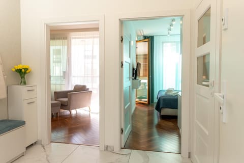 Bed, Living room, Photo of the whole room, Bedroom