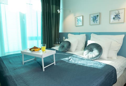 Bed, Photo of the whole room, Bedroom, Breakfast