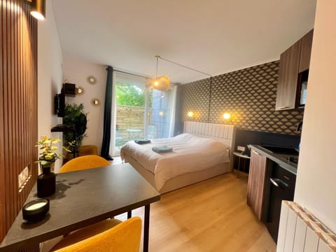 Bed, Photo of the whole room