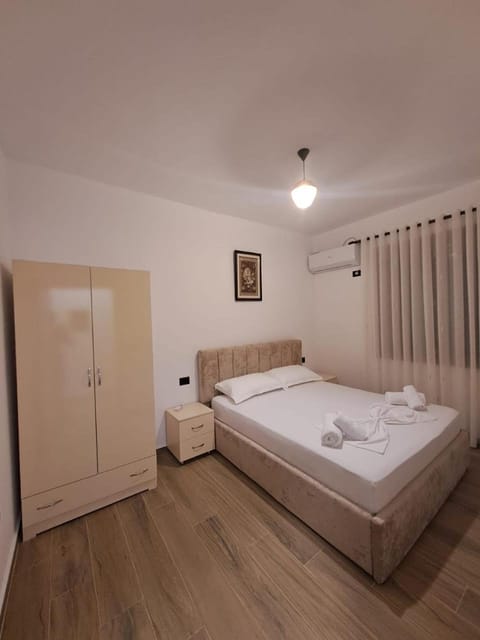 Bed, Photo of the whole room, Bedroom, wardrobe