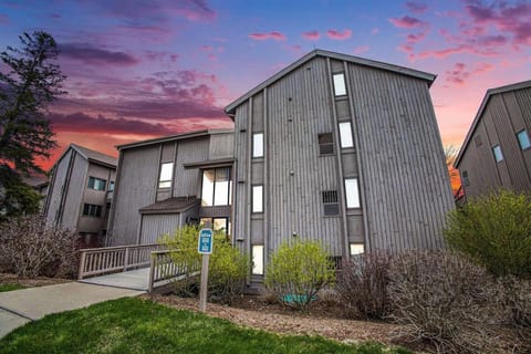 Newly Renovated Cozy Grand Traverse Condo - 5547 Apartment in Michigan