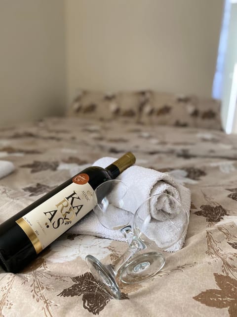 Photo of the whole room, Drinks