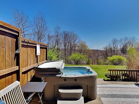 Villages of Wisp 28 Beary Cozy House in McHenry